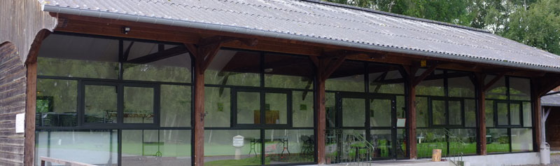 Petite Hall